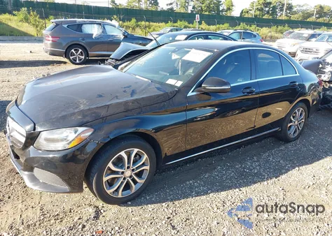 2016 Mercedes-Benz C 300 4Matic из США, поврежденный, VIN 55SWF4KB7GU175922